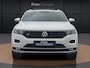 Volkswagen T-Roc 1.5 TSI R-Line | Pano dak | Camera | Stoelverwarming | Navigatie | 19" | ACC |