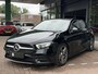 Mercedes-Benz A-klasse 220 Launch Edition Premium AMG NAVIGATIE|SFEERVERLICHING|AMG-LINE|PARKEER SENSOREN|STOELVERWARMING|LED KOPLAMPEN|NEDERLANDSE AUTO|