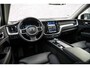 Volvo XC60 2.0 T6 Plug-in hybrid AWD Plus Dark | Adaptieve Cruise Control | Panoramadak | Elektrisch verstelbare voorstoelen | Trekhaak | 360 Parkeercamera | Stoel-/ Stuurverwarming |