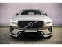 Volvo XC60 2.0 T6 Plug-in hybrid AWD Plus Dark | Adaptieve Cruise Control | Panoramadak | Elektrisch verstelbare voorstoelen | Trekhaak | 360 Parkeercamera | Stoel-/ Stuurverwarming |