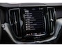 Volvo XC60 2.0 T6 Plug-in hybrid AWD Plus Dark | Adaptieve Cruise Control | Panoramadak | Elektrisch verstelbare voorstoelen | Trekhaak | 360 Parkeercamera | Stoel-/ Stuurverwarming |