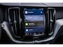 Volvo XC60 2.0 T6 Plug-in hybrid AWD Plus Dark | Adaptieve Cruise Control | Panoramadak | Elektrisch verstelbare voorstoelen | Trekhaak | 360 Parkeercamera | Stoel-/ Stuurverwarming |
