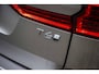 Volvo XC60 2.0 T6 Plug-in hybrid AWD Plus Dark | Adaptieve Cruise Control | Panoramadak | Elektrisch verstelbare voorstoelen | Trekhaak | 360 Parkeercamera | Stoel-/ Stuurverwarming |