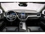 Volvo XC60 2.0 T6 Plug-in hybrid AWD Plus Dark | Adaptieve Cruise Control | Panoramadak | Elektrisch verstelbare voorstoelen | Trekhaak | 360 Parkeercamera | Stoel-/ Stuurverwarming |