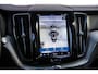 Volvo XC60 2.0 T6 Plug-in hybrid AWD Ultra Dark | Trekhaak | 360 Camera | Schuif-/Kanteldak | Stoel-/Stuurverwarming | Adaptive Cruise Control | Elektrisch Verstelbare Voorstoelen