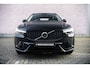 Volvo XC60 2.0 T6 Plug-in hybrid AWD Ultra Dark | Trekhaak | 360 Camera | Schuif-/Kanteldak | Stoel-/Stuurverwarming | Adaptive Cruise Control | Elektrisch Verstelbare Voorstoelen