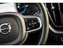 Volvo XC60 2.0 T6 Plug-in hybrid AWD Ultra Dark | Trekhaak | 360 Camera | Schuif-/Kanteldak | Stoel-/Stuurverwarming | Adaptive Cruise Control | Elektrisch Verstelbare Voorstoelen