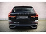 Volvo XC60 2.0 T6 Plug-in hybrid AWD Ultra Dark | Trekhaak | 360 Camera | Schuif-/Kanteldak | Stoel-/Stuurverwarming | Adaptive Cruise Control | Elektrisch Verstelbare Voorstoelen