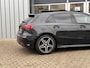 Mercedes-Benz A-klasse 180 AMG Line | Pano | LED | Sfeer | Stoel verwarming | Camera |