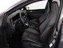 Volkswagen Golf 1.5 eTSI R-Line | Stoel & stuurverwarming | Camera | Sportstoelen | Sfeerverlichting | Digital Cockpit | Carplay | Adaptive cruise | Full LED