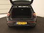 Volkswagen Golf 1.5 eTSI Life | Stoelverwarming | Carplay | Massage | Adaptive cruise | Navigatie | Sfeerverlichting | Parkeerhulp | Full LED | Memory