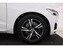 Volvo XC60 2.0 T8 Twin Engine AWD R-Design Luchtvering, Stoelverwarming, Panorama, Apple Carplay,