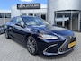 Lexus ES 300h Business Line NWE MODEL BLIND SPOT STUURVERW STOELVERW SCHUIF/KANTELDAK PARK-SENSOREN APPLE CARPLAY/ ANDROID AUTO