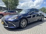 Lexus ES 300h Business Line NWE MODEL BLIND SPOT STUURVERW STOELVERW SCHUIF/KANTELDAK PARK-SENSOREN APPLE CARPLAY/ ANDROID AUTO