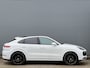 Porsche Cayenne Coupé 3.0 E-Hybrid Carrarawit Metallic Panoramadak Luchtvering Sport-Chrono Achterasbesturing Softclose Vol-Leder NL-Auto