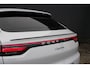 Porsche Cayenne Coupé 3.0 E-Hybrid Carrarawit Metallic Panoramadak Luchtvering Sport-Chrono Achterasbesturing Softclose Vol-Leder NL-Auto