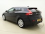 Volvo V40 T3 153pk Momentum / Keyless / PDC + Camera / Premium Sound / Stoelverwarming / 17'' / Getint Glas / Gekoeld Dashboardkastje / Xenon / Afn. Trekhaak / Bluetooth /