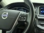 Volvo V40 T3 153pk Momentum / Keyless / PDC + Camera / Premium Sound / Stoelverwarming / 17'' / Getint Glas / Gekoeld Dashboardkastje / Xenon / Afn. Trekhaak / Bluetooth /