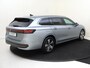 Volkswagen Passat Variant 1.5 eHybrid Business | Trekhaak | Adaptieve demping systeem | 3-zone airco | Head-up display | Achteruitrijcamera | Dodehoek detectie | Adaptieve cruise control | Stoel- en stuurwielverwarming |