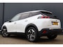 Peugeot e-2008 EV Allure Pack 50 kWh | 100% SOH / Nieuwstaat! | 3D I-cockpit | Half Leder | Adaptieve Cruise | Camera | Lichtmetaal | Apple Carplay / Android Auto