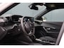 Peugeot e-2008 EV Allure Pack 50 kWh | 100% SOH / Nieuwstaat! | 3D I-cockpit | Half Leder | Adaptieve Cruise | Camera | Lichtmetaal | Apple Carplay / Android Auto