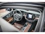 Volvo V60 Cross Country 2.0 B5 AWD Pro | Panoramadak | Head-up display | Harman Kardon audio | Nappa lederen bekleding | 360 camera | Elektrische stoelverstelling | Standkachel | Adaptive cruise control | Actieve LED koplampen |