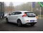 Volvo V40 2.0 D3 R-Design Automaat|1ste Eig.|Org NL NAP|BTW Auto|Trekhaak|Full LED|Standkachel|Stoelverwarming