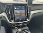 Volvo V60 2.0 T6 Plug-in hybrid AWD Essential Bright | Trekhaak | Lederen bekleding | 19" velgen | Google Maps navigatie | Apple Carplay / Android Auto | LED koplampen |