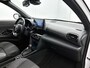 Toyota Yaris Cross 1.5 Hybrid Adventure Bi-Tone | ALL Wheel Drive | Trekhaak | Stoelverwarming | Blindspot | PDC voor en achter | Navigatie | sl 40 / JS