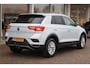 Volkswagen T-Roc 1.5 TSI 150pk DSG Style | Trekhaak | Camera | Navigatie | PDC