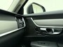 Volvo V90 T6 350pk AWD Ultra Dark / Dubbel glas / 19'' + All Season / Trekhaak / head-Up / Lederen Dashboard / Stoel + Stuurw. Verwarming / Full-LED / 360 Camera / Keyless /