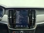 Volvo V90 T6 350pk AWD Ultra Dark / Dubbel glas / 19'' + All Season / Trekhaak / head-Up / Lederen Dashboard / Stoel + Stuurw. Verwarming / Full-LED / 360 Camera / Keyless /