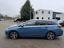Toyota Auris Touring Sports 1.8 Hybrid Dynamic Ultimate nette in Nederland nieuw geleverde goed onderhouden Auris met trekhaak!