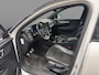 Volvo XC40 1.5 T3 R-Design | Adaptive cruise control | Parkeersensoren voor + achter | Achteruitrijcamera | Dode hoek detectie BLIS | Nubuck bekleding | LED koplampen | Climate control |
