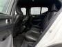 Volvo XC40 1.5 T3 R-Design | Adaptive cruise control | Parkeersensoren voor + achter | Achteruitrijcamera | Dode hoek detectie BLIS | Nubuck bekleding | LED koplampen | Climate control |