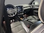 Volvo XC40 1.5 T3 R-Design | Adaptive cruise control | Parkeersensoren voor + achter | Achteruitrijcamera | Dode hoek detectie BLIS | Nubuck bekleding | LED koplampen | Climate control |