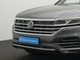Volkswagen Touareg Elegance 3.0 TSi 381 pk tiptronic eHybrid 4MOTION | Panoramadak | Puglia leder | Geheugenstoelen | Rondomzicht camera | Stoelventilatie