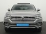 Volkswagen Touareg Elegance 3.0 TSi 381 pk tiptronic eHybrid 4MOTION | Panoramadak | Puglia leder | Geheugenstoelen | Rondomzicht camera | Stoelventilatie