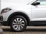Volkswagen T-Cross 1.0 TSI 95 pk Active | Navigatie | App Connect | PDC | Climatronic | Stoelverwarming | 16'' LM | Fabrieksgarantie tot 09-10-2026 of 50.000km |