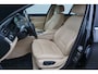 BMW 5-Serie Touring 520i High Luxury Edition AUTOMAAT / Led / Cruise / Leder / Elek. Trekhaak / Lm velgen