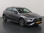 Mercedes-Benz A-klasse 250 e AMG Line | Achteruitrijcamera | Panoramadak | Stoelverwarming | Sfeerverlichting |