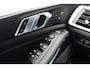 BMW X5 xDrive50e M Sport - Pano - Luchtvering - Trekhaak - Massage - 4wiel besturing - Carbon Pack - Softclose - Stoelverwarming/Koeling - Rijklaar