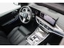 BMW X5 xDrive50e M Sport - Pano - Luchtvering - Trekhaak - Massage - 4wiel besturing - Carbon Pack - Softclose - Stoelverwarming/Koeling - Rijklaar