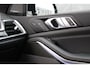 BMW X5 xDrive50e M Sport - Pano - Luchtvering - Trekhaak - Massage - 4wiel besturing - Carbon Pack - Softclose - Stoelverwarming/Koeling - Rijklaar