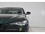 Alfa Romeo Giulia 2.0 Turbo 200PK Sprint Evo | 1E EIG | DEALER ONDERHOUDEN | ADAPTIEVE CRUISE | NAVI | CARPLAY | VERDE VISCONTTI