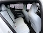 Volvo EX30 Twin Motor Performance Ultra 69 kWh | Panorama dak | Stoelen elektrisch verstelbaar | 360º Camera | Harman/Kardon | Blis | Adaptieve Cruise controle | verwarmde voorstoelen en stuurwiel |