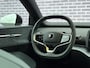 Volvo EX30 Twin Motor Performance Ultra 69 kWh | Panorama dak | Stoelen elektrisch verstelbaar | 360º Camera | Harman/Kardon | Blis | Adaptieve Cruise controle | verwarmde voorstoelen en stuurwiel |