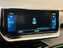Peugeot e-2008 EV GT 50 kWh 3-FASE | Camera | Leder\Stof | Clima | Cruise | Keyless | 17'' Lichtmetaal | 3D dashboard | Rijstrookassistent '| Achteruitrijcamera | Afwijkende dakkleur | Airco (automatisch)