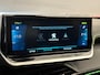 Peugeot e-2008 EV GT 50 kWh 3-FASE | Camera | Leder\Stof | Clima | Cruise | Keyless | 17'' Lichtmetaal | 3D dashboard | Rijstrookassistent '| Achteruitrijcamera | Afwijkende dakkleur | Airco (automatisch)