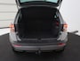 Skoda Karoq 1.0 TSI Ambition Business | Stoelverwarming | Trekhaak | Carplay | Navigatie | Parkeerhulp | Climate control | Chroom delen | DAB | Getint glas | Cruise control